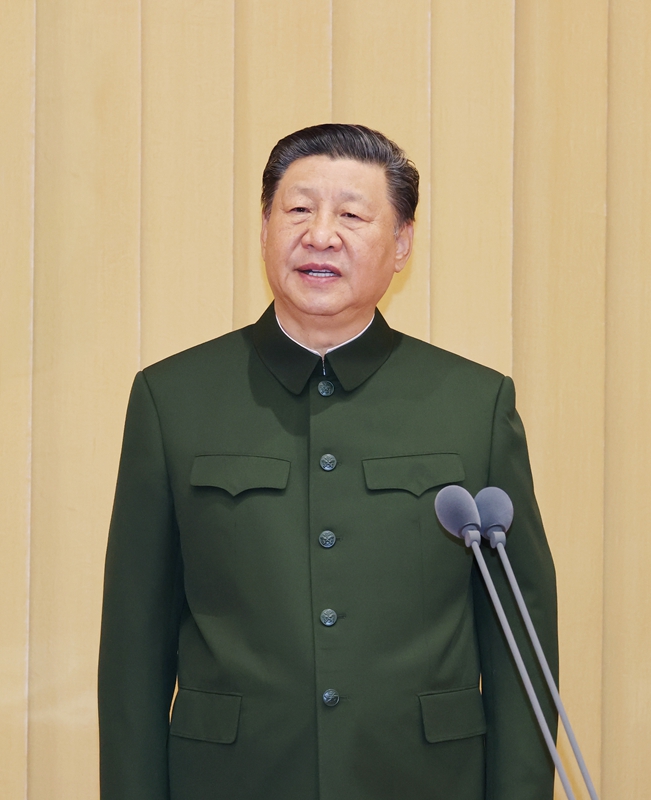 4月19日,中國(guó)人民解放軍信息支援部隊(duì)成立大會(huì)在北京八一大樓隆重舉行。中共中央總書記、國(guó)家主席、中央軍委主席習(xí)近平向信息支援部隊(duì)授予軍旗并致訓(xùn)詞。這是習(xí)近平致訓(xùn)詞。